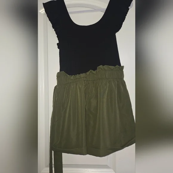 Black Top with Olive Green Short Set - Picture 5 of 7